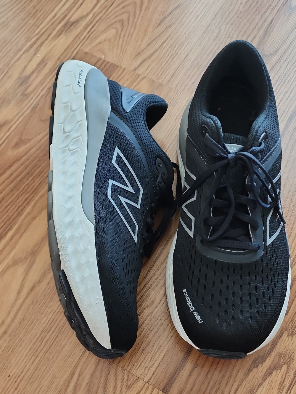 New Balance Women's Fresh Foam 1540 Black and White Athletic Running Shoes